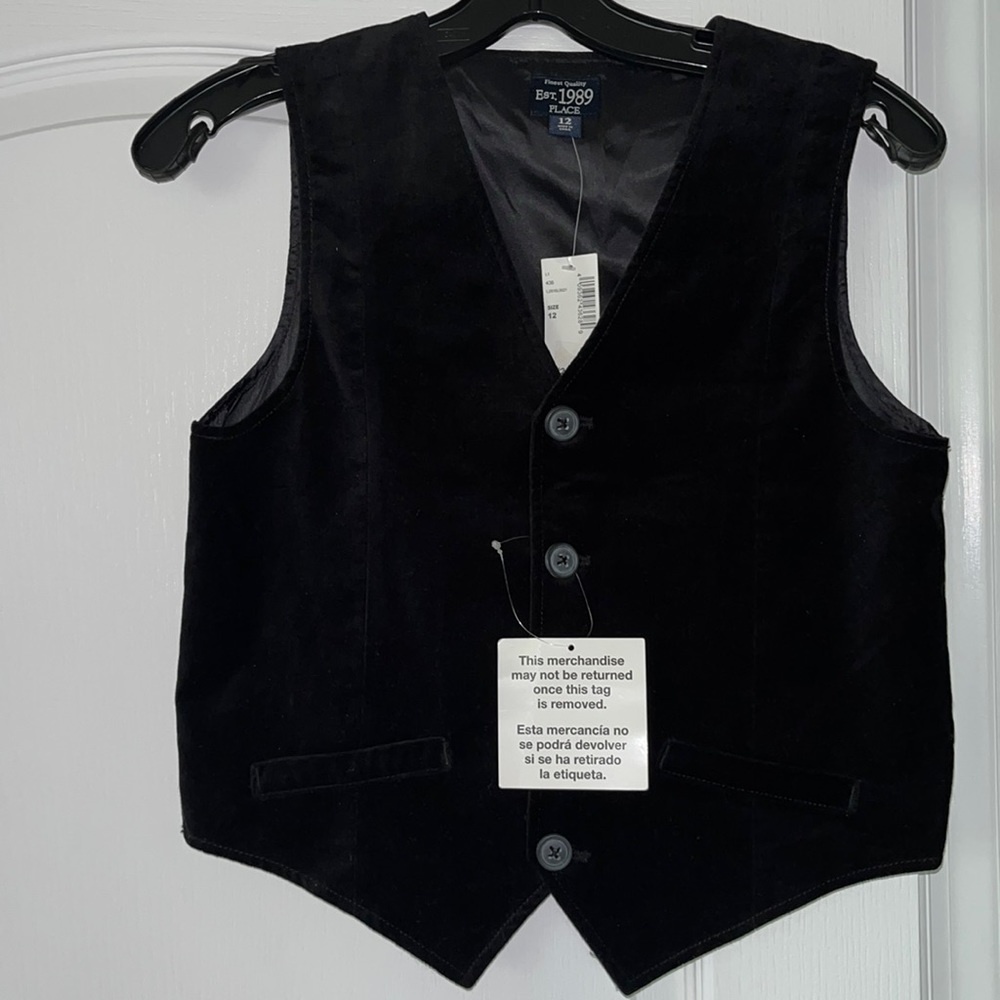 NEW CHILDREN’S PLACE BOYS VELVET BLK VEST SZ 12. - Picture 1 of 4